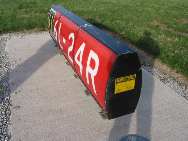 Lumacurve Airfield Guidance Sign