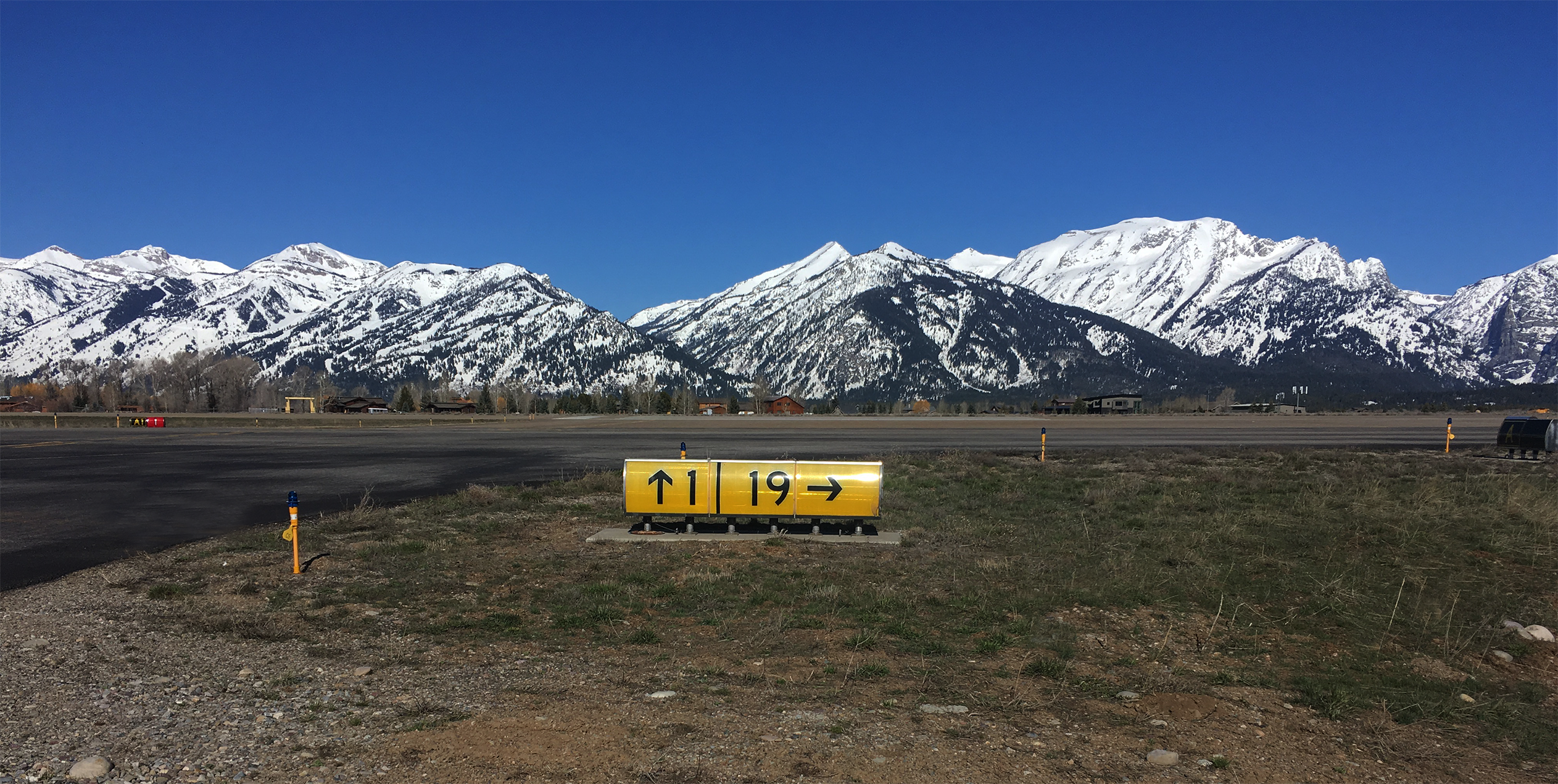 Lumacurve Airfield Guidance Sign