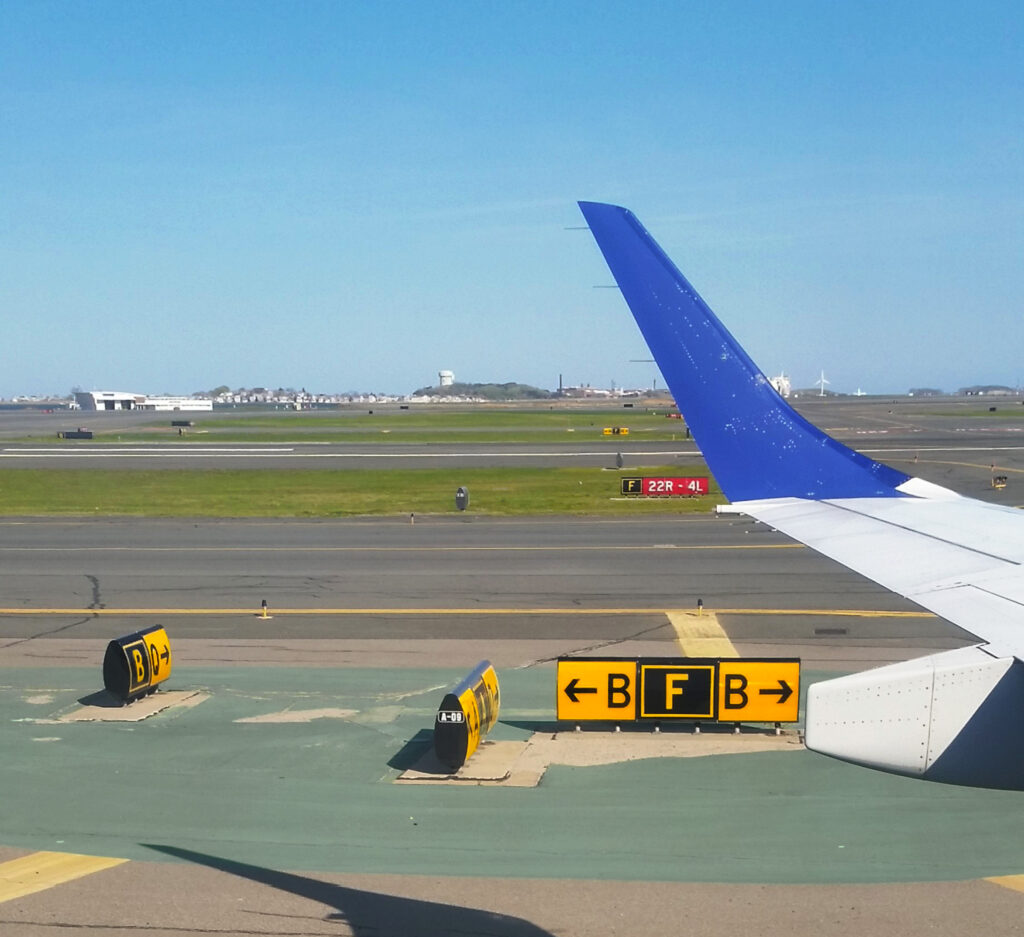 DFW-sign-airplane | Lumacurve Airfield Signs